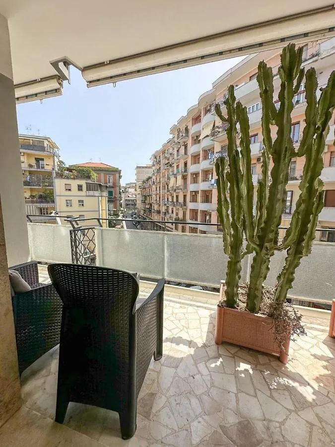 Super Elegante Napoli Centro Con Posto Auto E Wifi Veloce Apartment 0*, Naples Italy