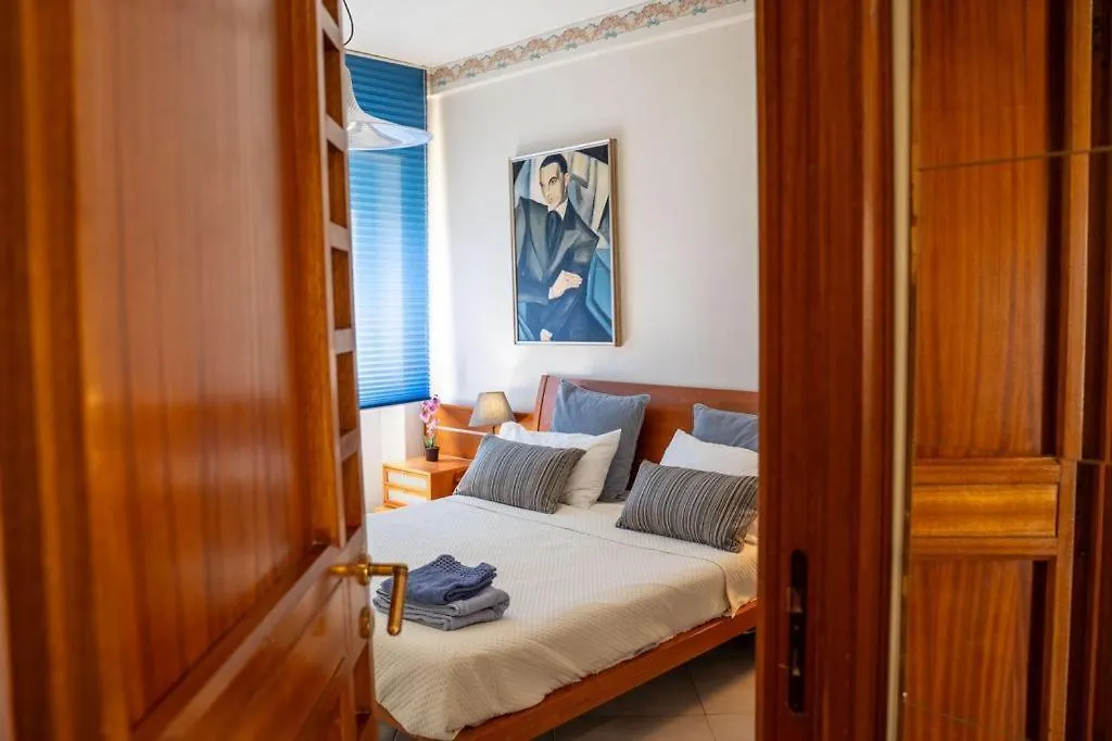Super Elegante Napoli Centro Con Posto Auto E Wifi Veloce Apartment Italy