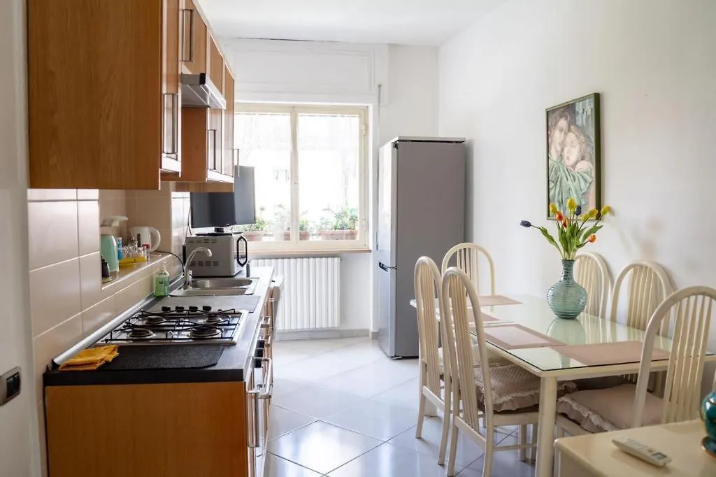 Super Elegante Napoli Centro Con Posto Auto E Wifi Veloce Apartment Italy